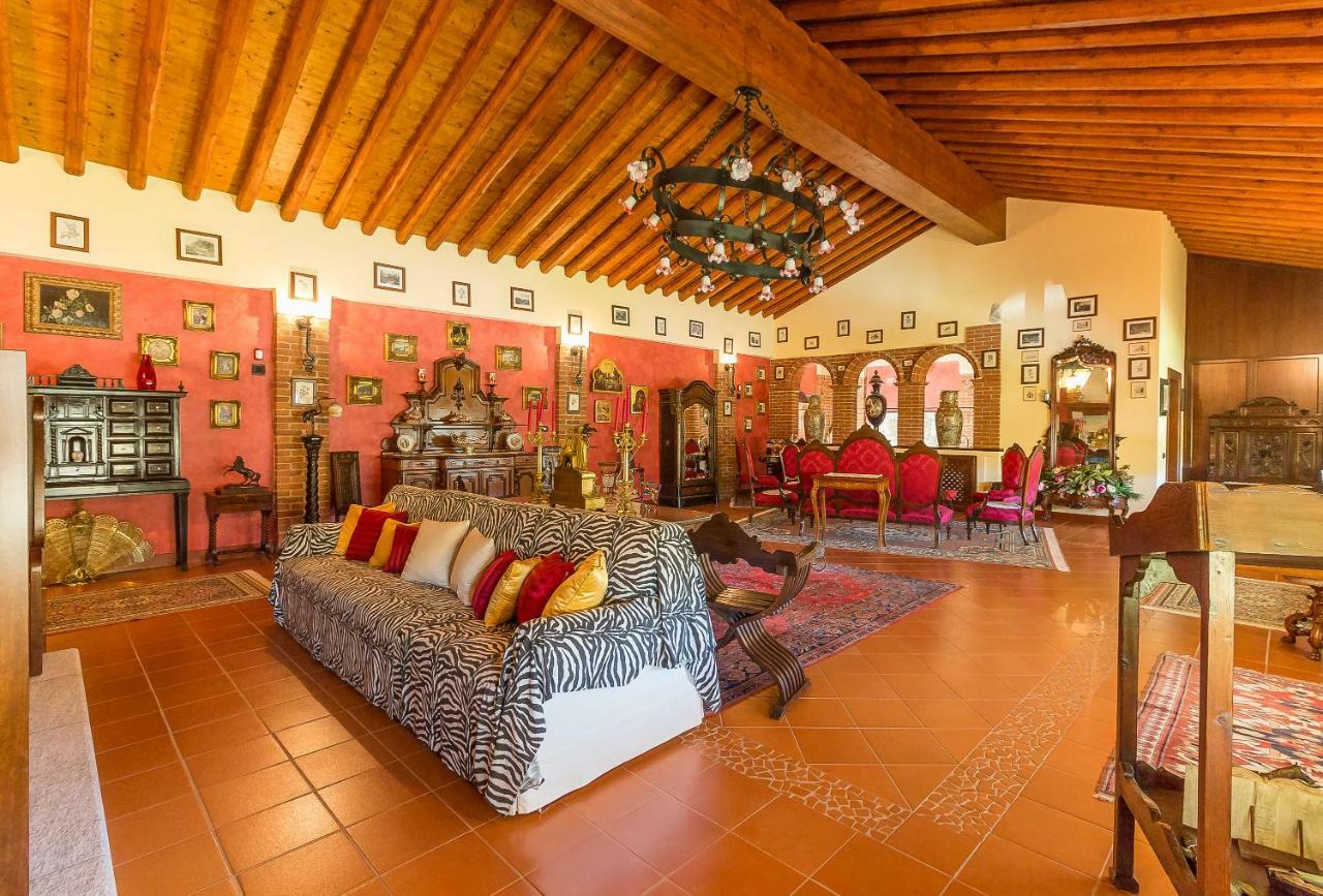 Tenuta Pian D'Attesio - Agriturismo Castelletto Soprano Luaran gambar